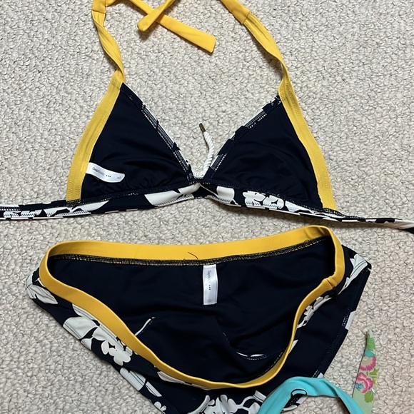 Lot of 3 Bikinis - Picture 7 of 7